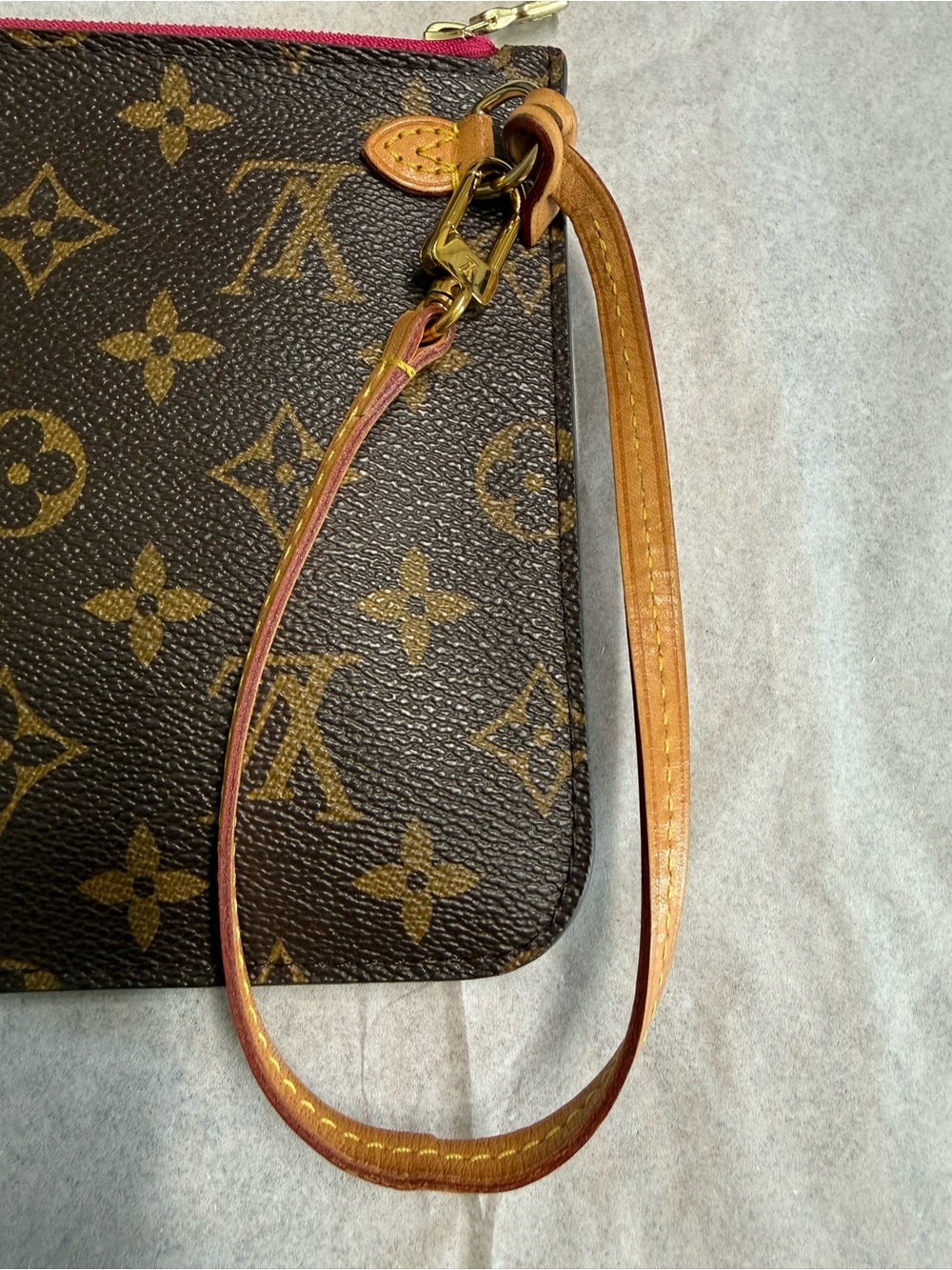 Louis Vuitton Brown Monogram Wristlet with Pink Trim - Picture 2 of 8